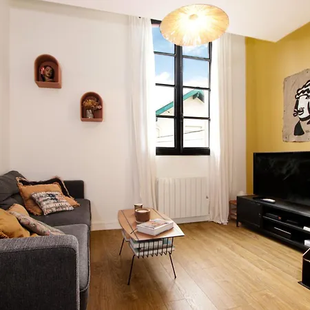 Superbe Maison Au Coeur De La A Deux Pas De La Cote Des Basques Apartment *